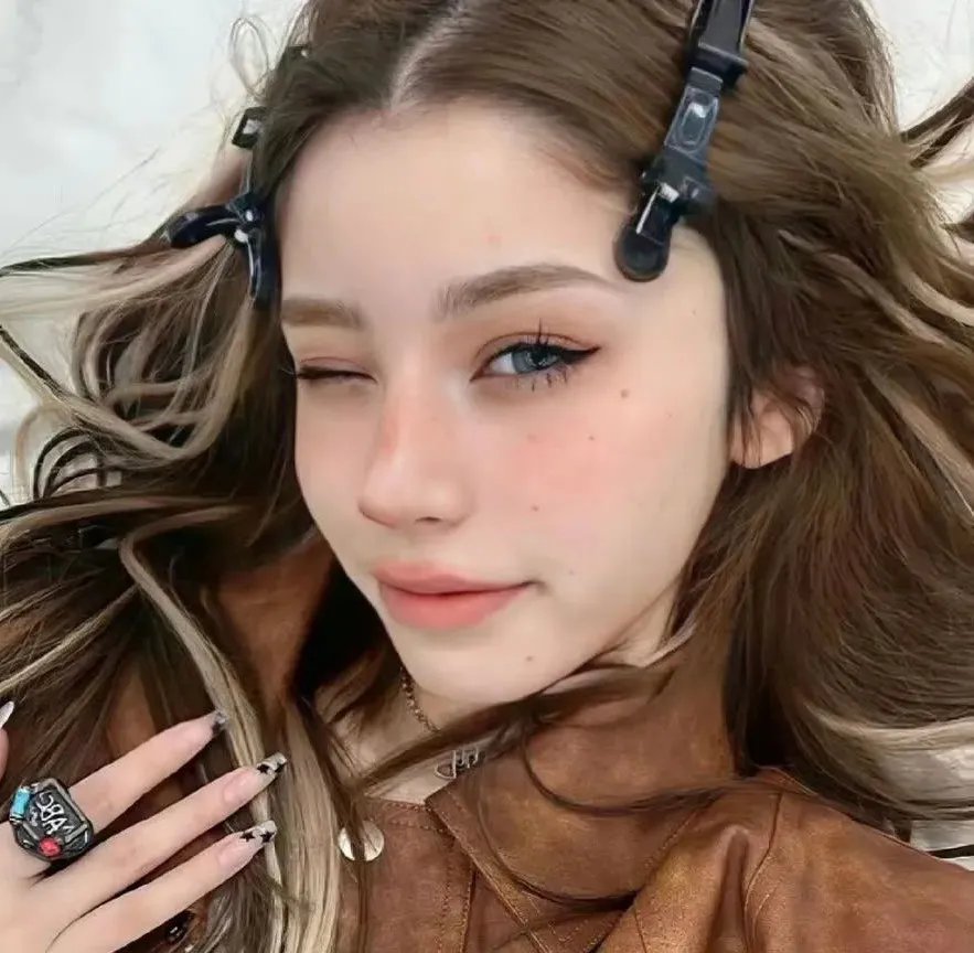 最美逆行者封面